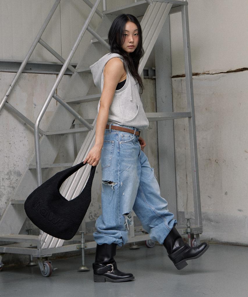 Haveawhale Mini Wool Pebble Bag (Bk)
