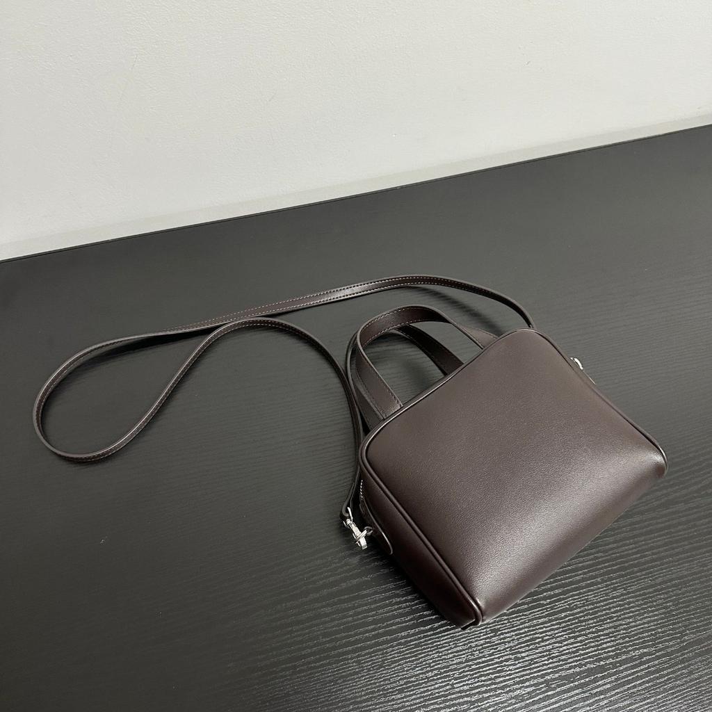 TR same Ray small square bag, leather simple portable shoulder messenger bag, tofu bag, hand carry camera bag, tote bag