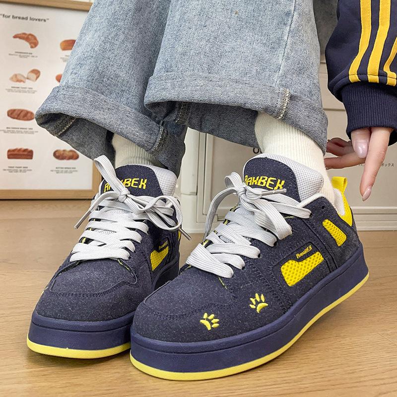 New thick baseplate shoes men and women 2026 new niche skateboard shoes student casual bread shoes couple sports shoes