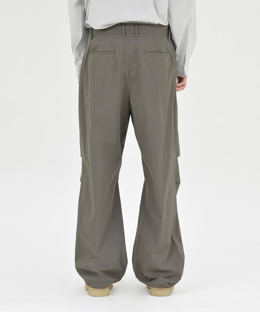 Beulaunyadeu Parachute Pants, Olive Gray