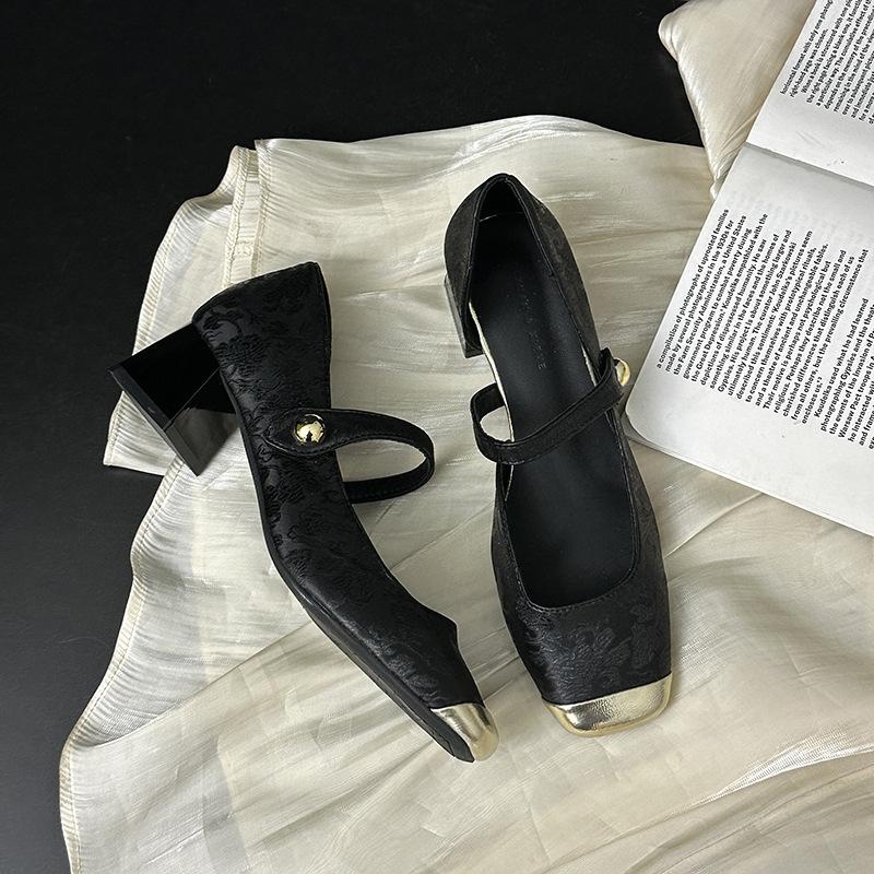 

Mary Jane shoes women with skirt Hepburn style thick heel high heels French retro fairy style sweet gentle single shoes 39 чорний