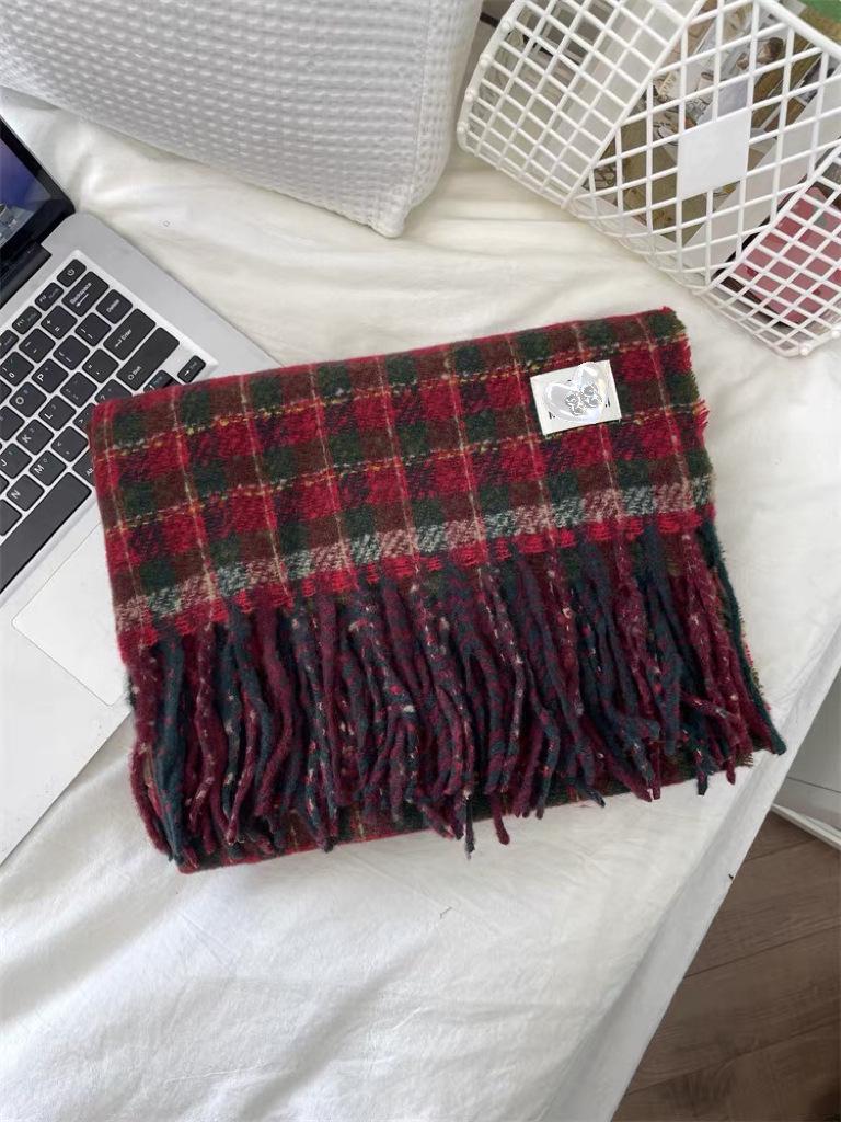 

2024 Retro Plaid Korean-Style Versatile Shawl - Solid Color, Fashionable, Japanese-Inspired Christmas Scarf Over 175 cm