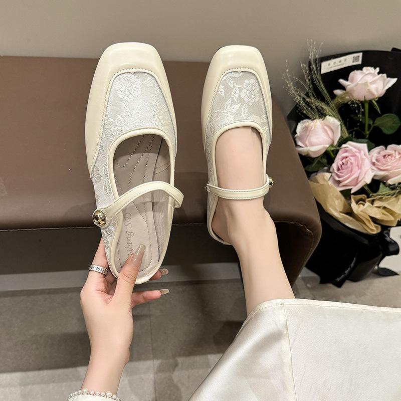 

Новинка 2024 года, модная женская обувь в этническом стиле с вышивкой, дышащие повседневные тапочки для улицы, обувь для женщин на плоской подошве Zapatos De Mujer 35