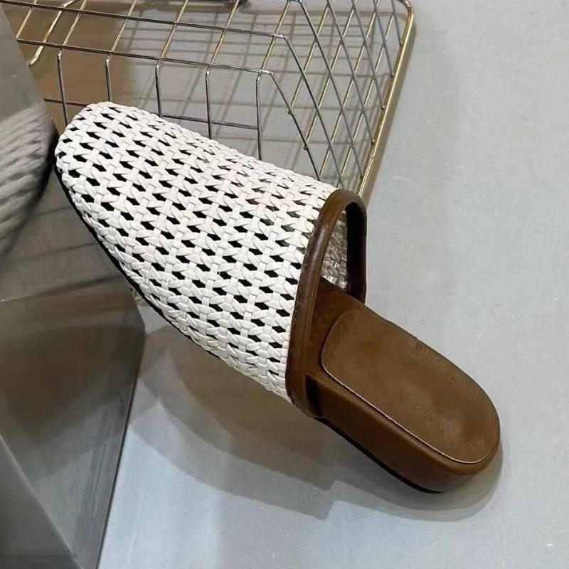

Fashion Summer Fashion Weave Hollow Flat Slippers Women Round Toe Thick Bottom Design Platform Sandals Comfortable Holiday Beach Sandals 40