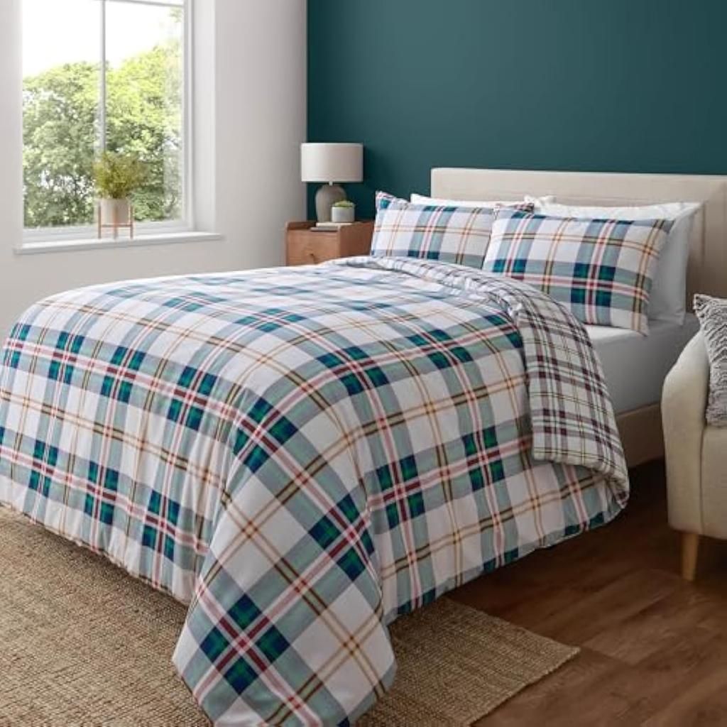Red Plaid Double-sided Printed Bedding Set 100% Polyester Quilt Cover Set Breathable Soft and Machine Washable