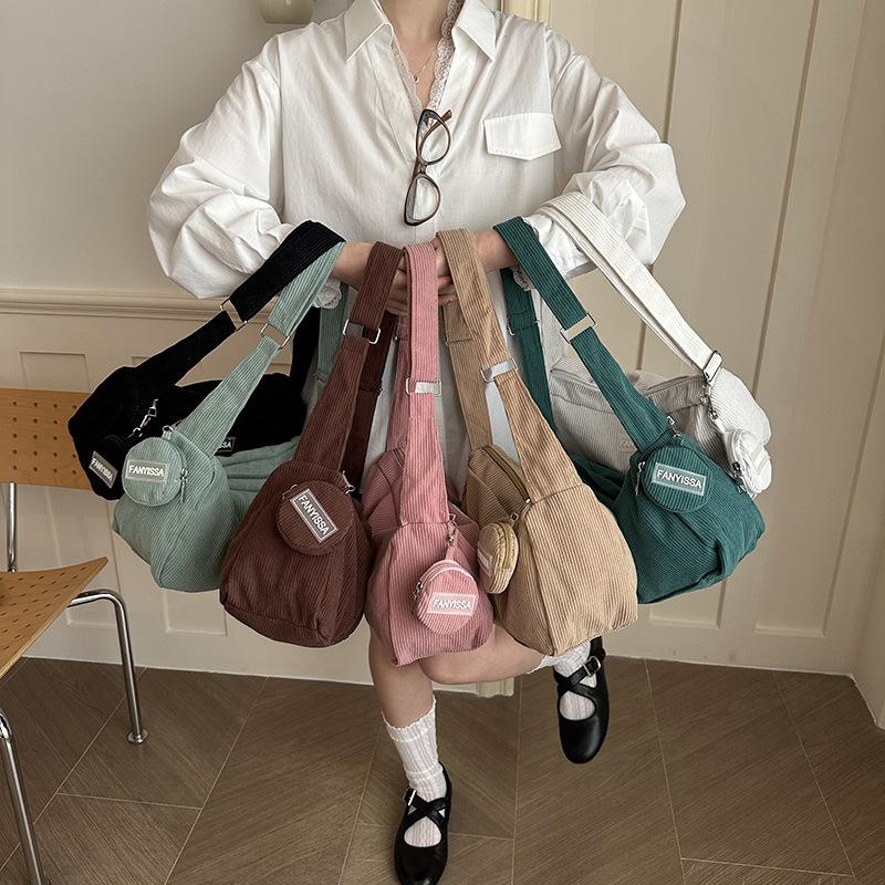 Simple casual commuter messenger dumpling bag corduroy bag foreign style new large capacity portable shoulder bag