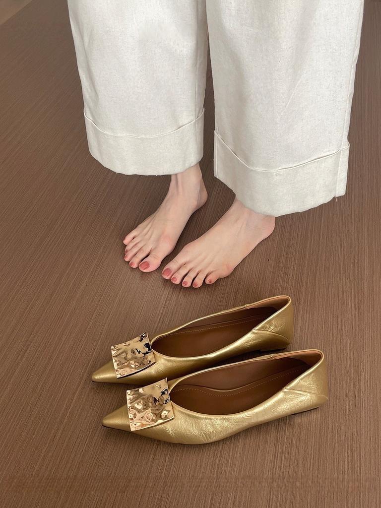 Low-heeled Retro Metal Buckle Pointed Red Single Shoes Women's Shoes Spring and Autumn 2025 New Shallow Mouth Versatile Commuter Shoes