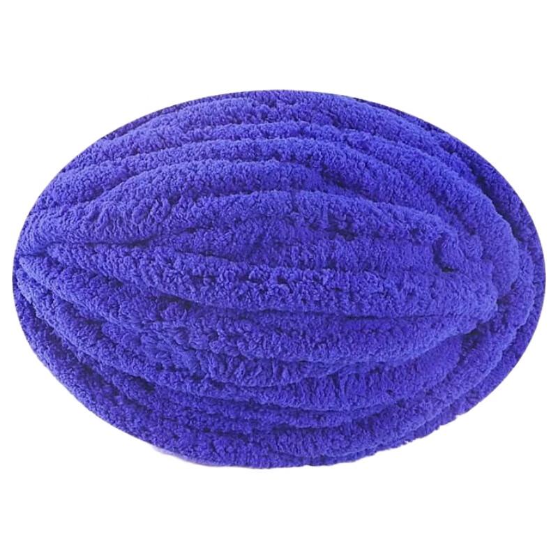 

Темно-сапфирово-синяя пряжа для украшения рождественской елки