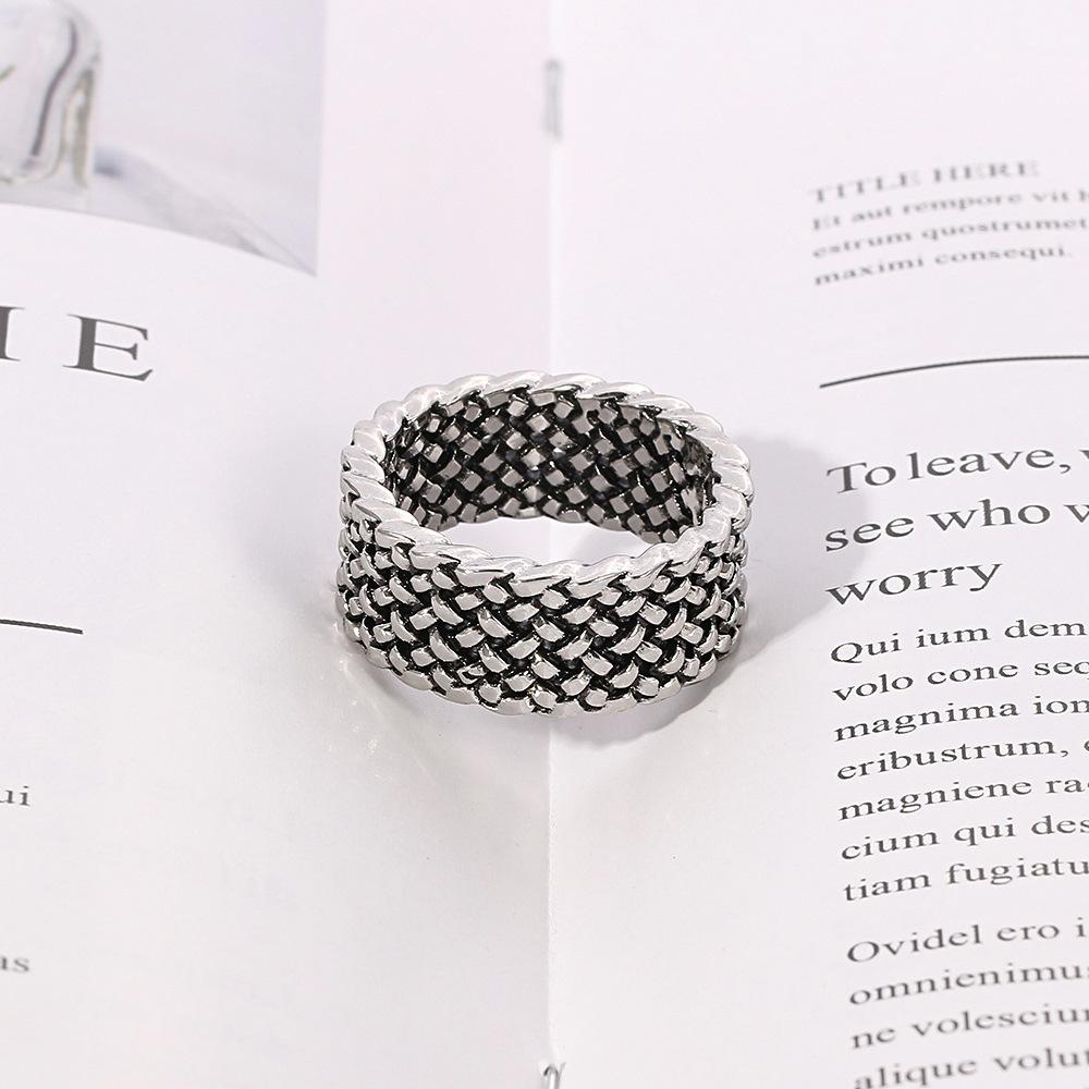 European and American Braided Rings, White K and Black, Trendy Men's Domineering Round Mesh Braided Ring