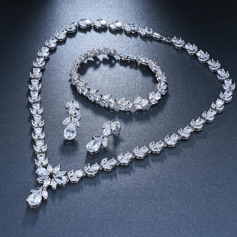 Emmaya Luxurious Zircon Stone Women Bridal Bridal Bridal Jewelry Sets Zirconia Necklaces /Earrings /Bracelet Full Set Event PartyLuxury Pendant