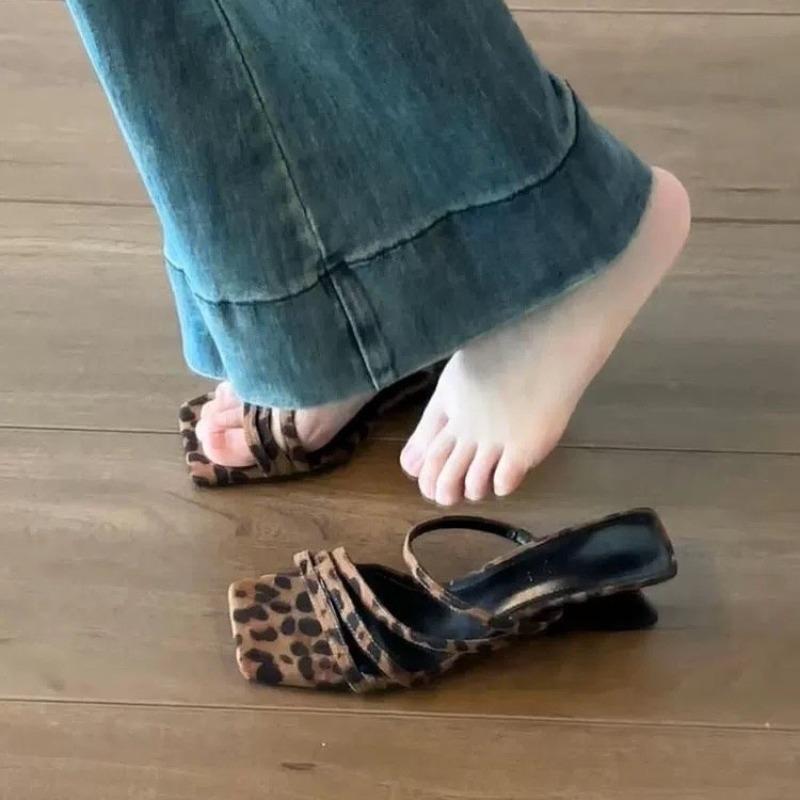 Summer Slope Slippers for Women Fashion Square Head Suede Fine Leopard Print Anti-slip Wear-resistant Sandals