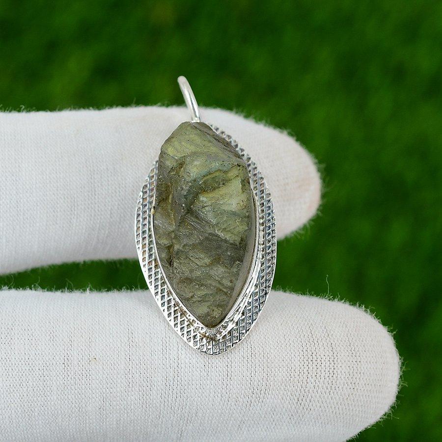 Sterling Silver Labradorite Rough Gemstone Bezel New Daughter Pendant Jewelry