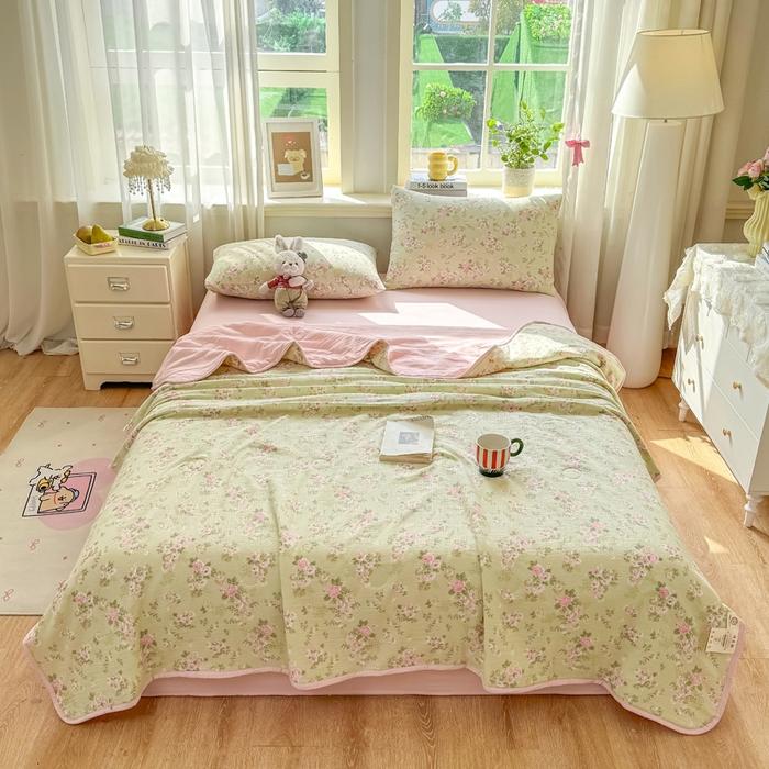 Small Fresh Printed Double-layer Yarn with Small Edging Xinjiang Cotton Summer Cool Quilt