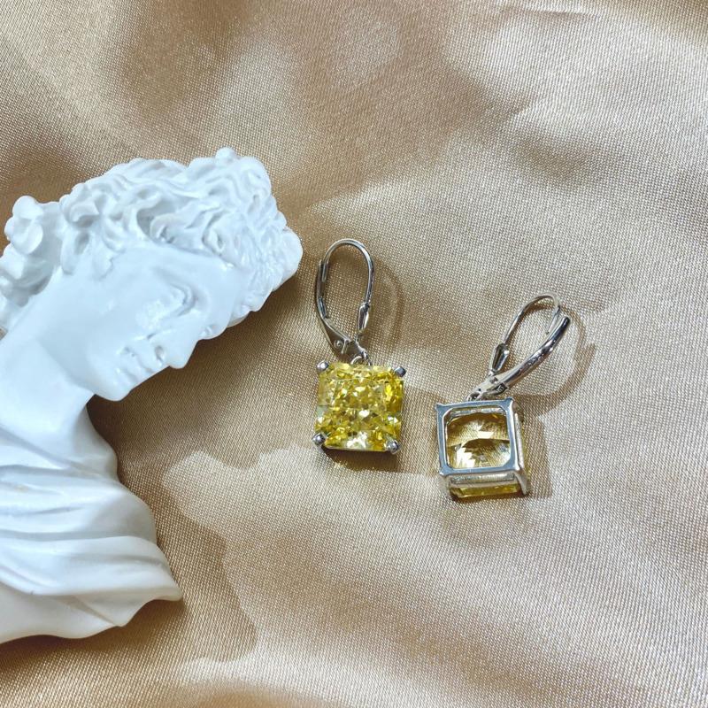 Gica Gema Bijuterii noi S925 Sterling Silver Floare de gheață pătrată tăiată 10 * 10 Cercei feminini proaspeți și versatiliPentru aniversarea de logodnă de nuntă