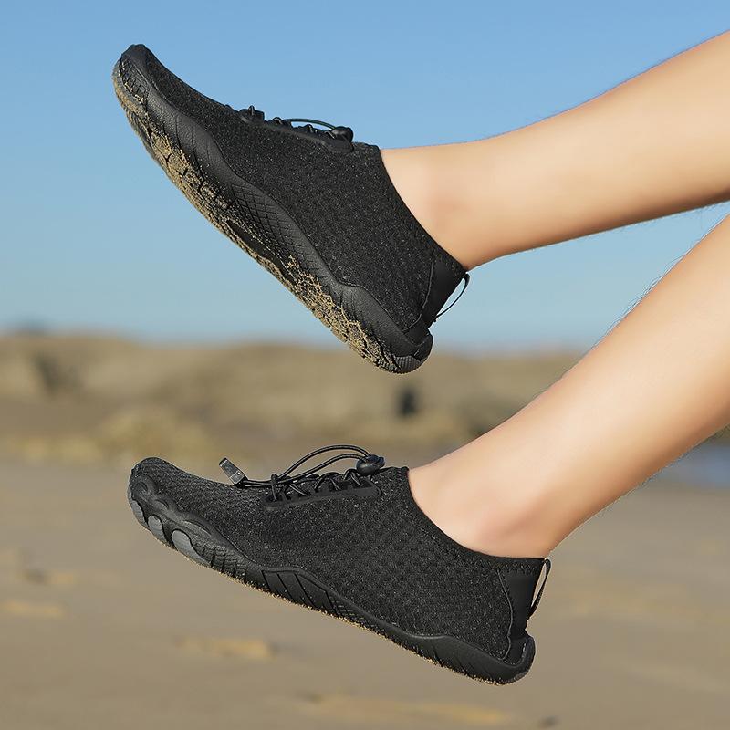 New Outdoor Canyoning Shoes for Couples Beach Swimming Wading Shoes Breathable Fitness Shoes Hiking and Mountaineering Five-Toe Shoes