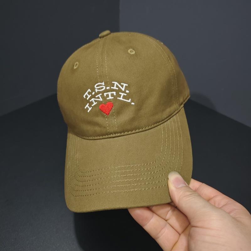 Fashion love letter embroidery baseball cap men and women spring and summer outdoor students riding sunshade sunscreen cap cap