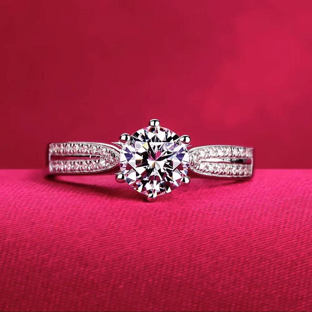 Star Queen Eight Hearts & Arrows Women's High Carbon Diamond Ring