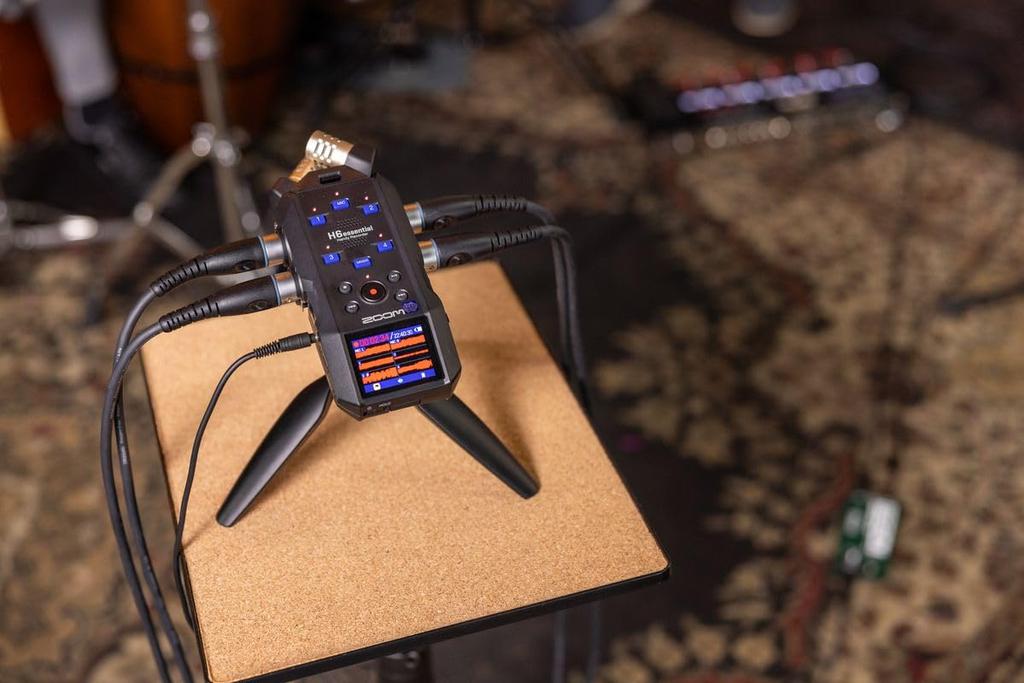 Zoom H6 Essential Handy Recorder with Float Optional Microphone Phone Time and Live Streaming for Video and H Series Extended 32-bit Recording,