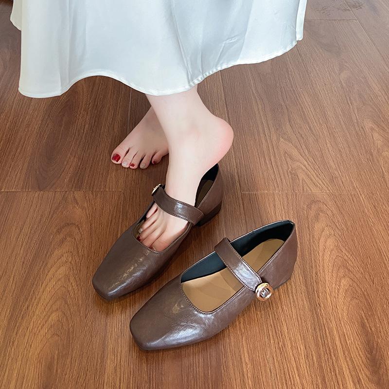 Scarpe Mary Jane bianche francesi con gonna testa quadrata tacco medio tacco spesso scarpe singole da donna bocca bassa cintura con fibbia a una parola scarpe da donna