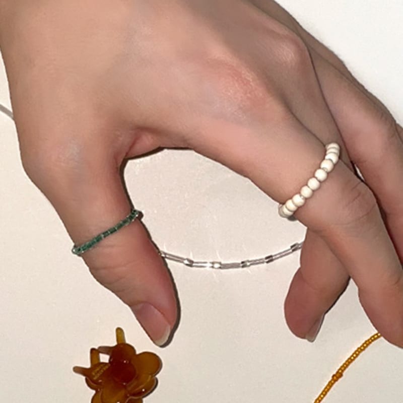 A Little Tickle Twinkle Green Bead Ring