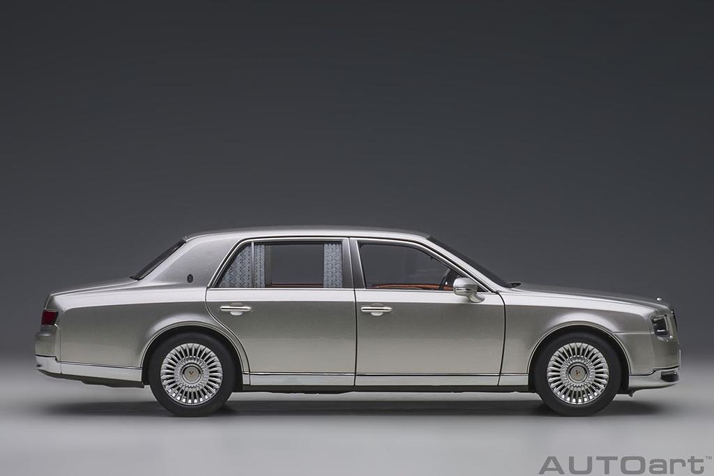 AUTOart Toyota Century Special Edition Seika Radiant Silver Metallic Finished Product 1/18