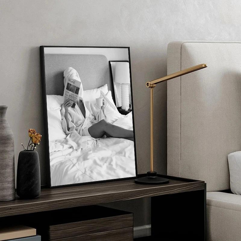 Modern Luxury Fashion Black White Art Heels Champagne Feminist Retro Poster Canvas Paintings Wall Art Pictures Home Decor