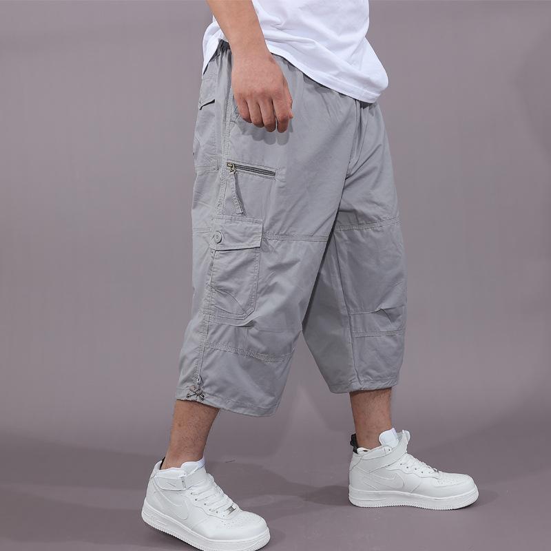 Locker geschnittener verkürzter Overall mit mehreren Taschen für Herren: Leichte, mittellange Outdoor-Freizeitshorts