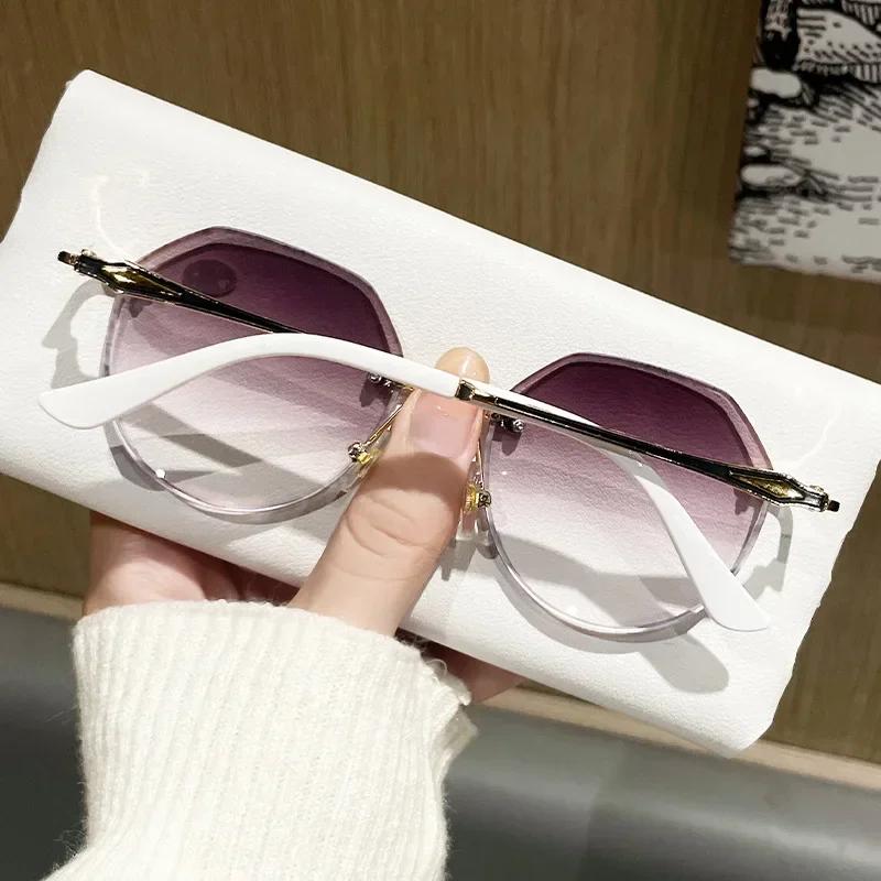 Women Luxury Fashionable Reading Glasses Retro Round Rimless 3D Flora Far Sight Eyeglasses Men Metal Presbyopia Sunglasses