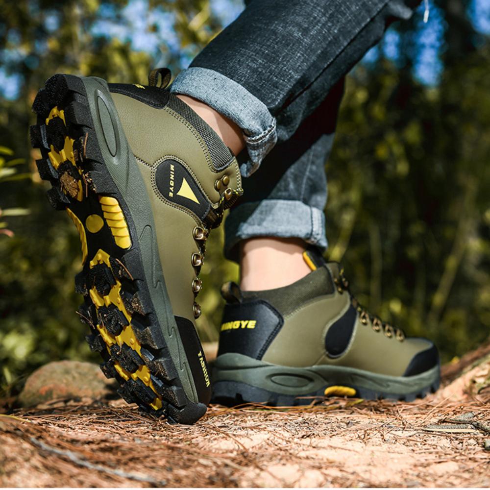 Men's Shoes Hiking Shoes Outdoor Shoes Sports Shoes Autumn and Winter High-top Leather Surface Hiking Off-road Non-slip and Wear-resistant