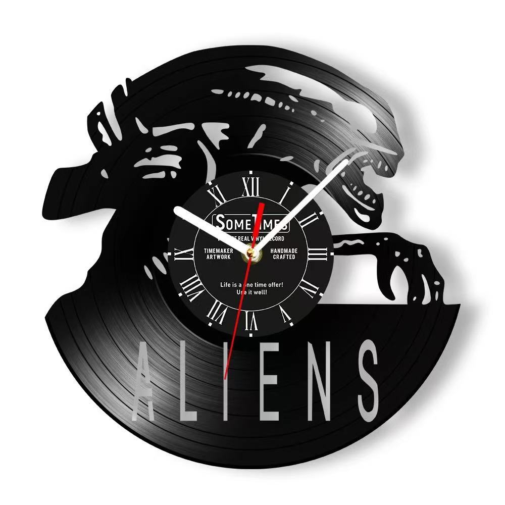 

Personalized Alien Vinyl Record Wall Clock Can Be Customized with ET Name Sign Lizard Man Art Home Decoration Room Craft Clock