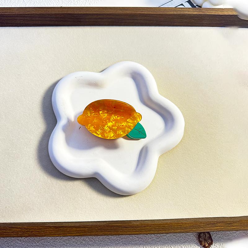 

Новая милая заколка для волос с фруктами для женщин, элегантная заколка в виде акулы, модная заколка для волос для девочек, аксессуары для волос