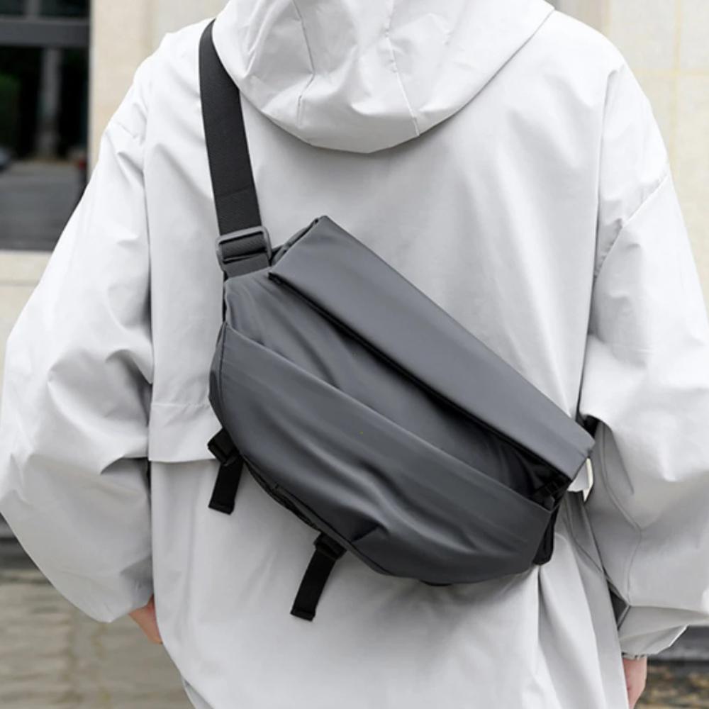 Premium Waterproof Magnetic Buckle Crossbody Bag Personality Fashion Men Messenger Bag Black Minimalist Shoulder Bags Men Bag