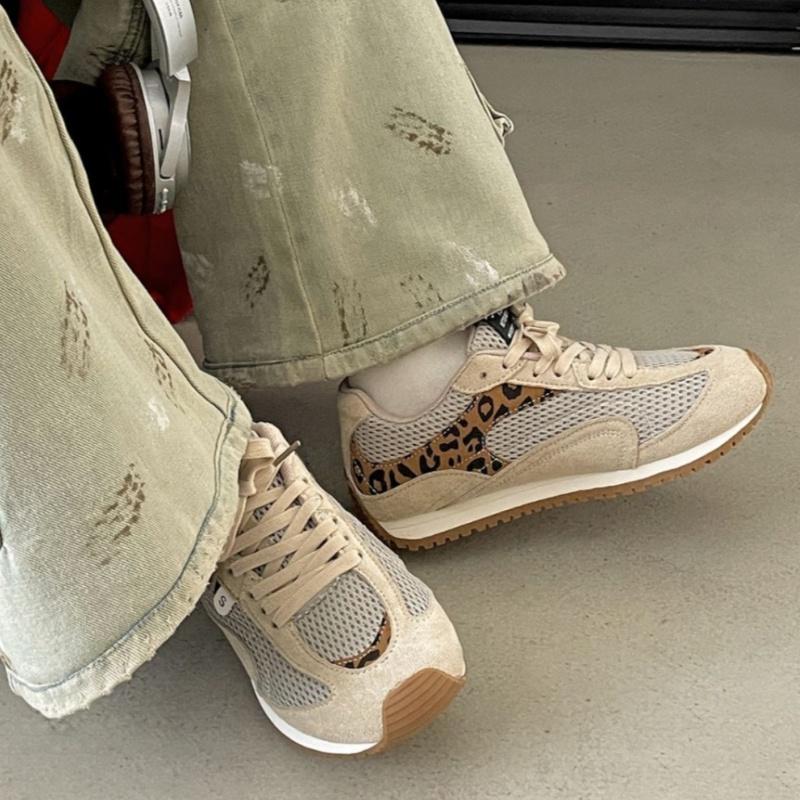Fashion Women's Running Shoes 2025 New Mesh Breathable Casual Sneakers Lace Up Anti-Slip Retro Sports Shoes Versatile Low Top Sneakers