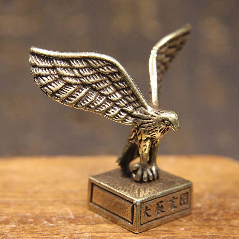 

Brass Eagle Figure Home Decor Exhibition Eagle Statue Home Decoration Office Desktop Tea Pet Ornament светло-серый