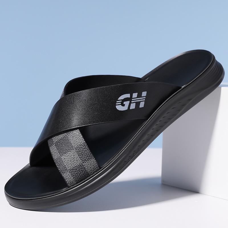 

Men s slippers summer new light luxury soft sole one-word drag outside wear personalized trend sandals fashion plaid beach shoes 44 чорний