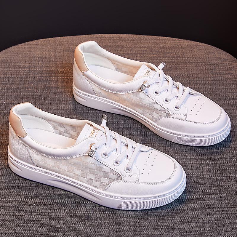 

Первый слой дышащей кожи коровьей кожи маленькие белые туфли женские новые летние полые туфли на плоской подошве на одной педали повседневные кеды 41