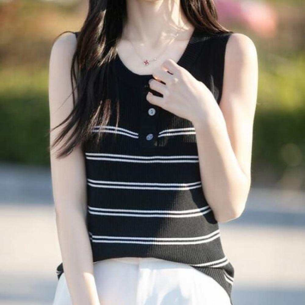 Navava Women Ribbed Sleeveless Knit With Stripe Point Nk2944
