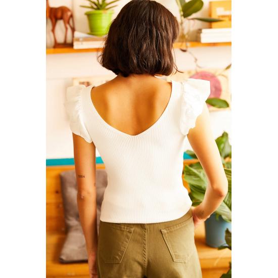 Damen-Strickbluse mit Rüschen vorne und hinten, V-Ausschnitt und Schultern