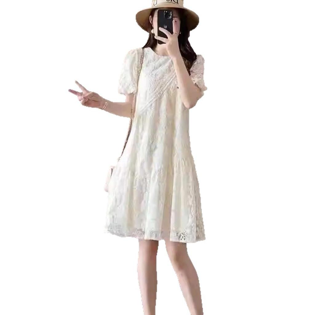 French high-end petty bourgeoisie lace dress is stunning at first glance, and the new summer fashion is unique and beautiful. Versatile short skirt