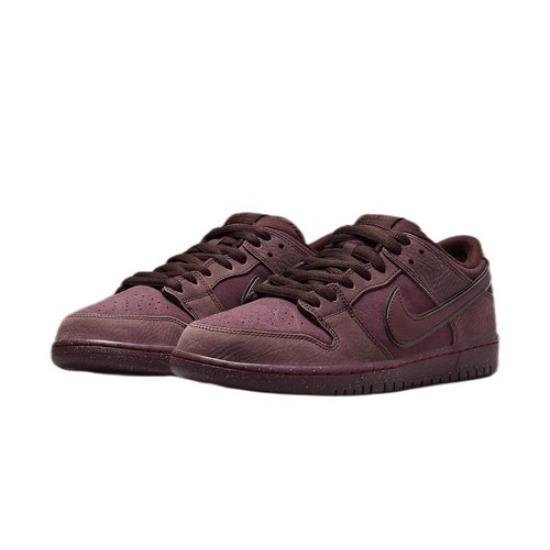 

Nike SB Dunk Premium Low Коллекция City of Love Burgundy Crush FN0619-600 EU 36 красный