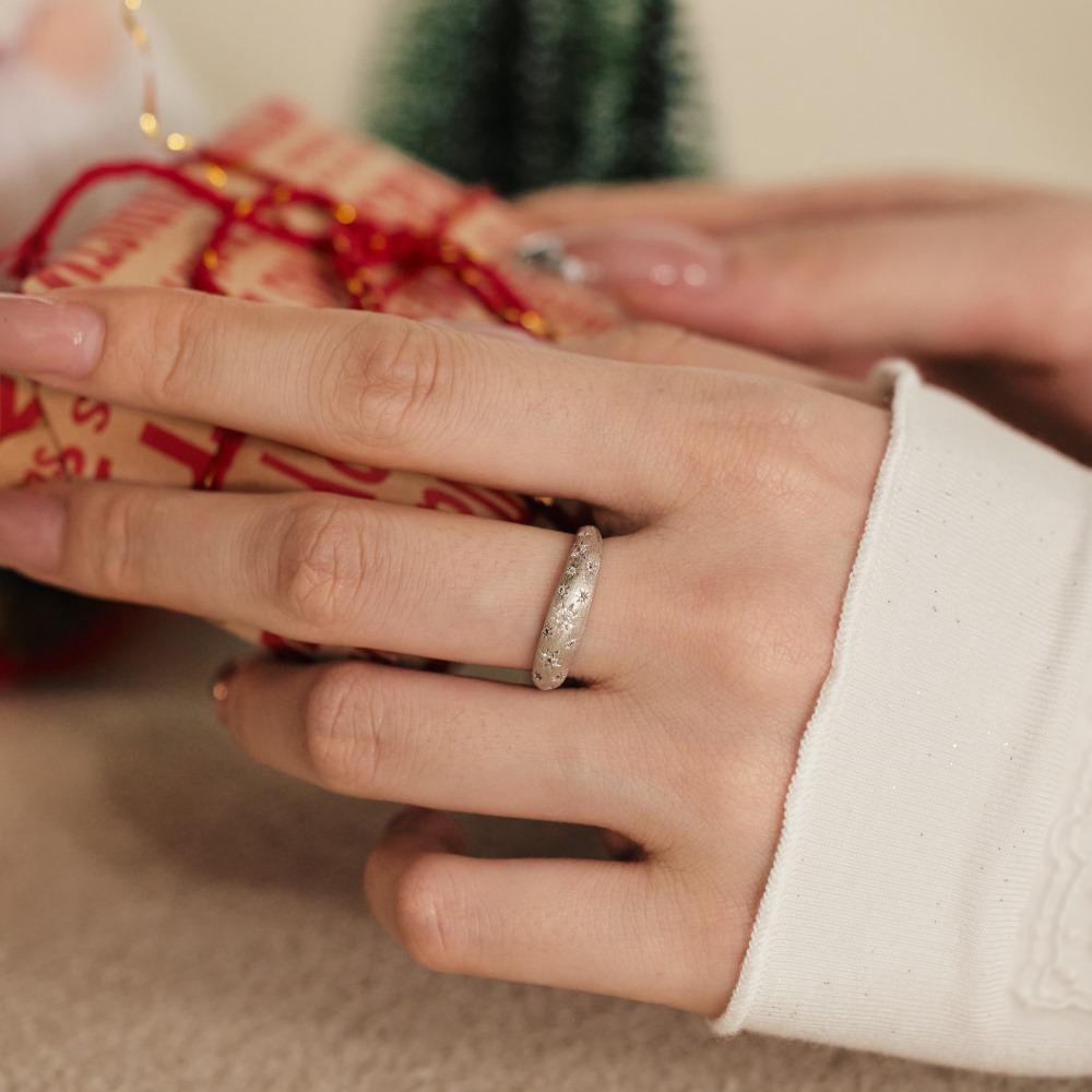 Luxury Star-Studded S925 Sterling Silver Zirconia Ring for Women - Classic Christmas Jewelry