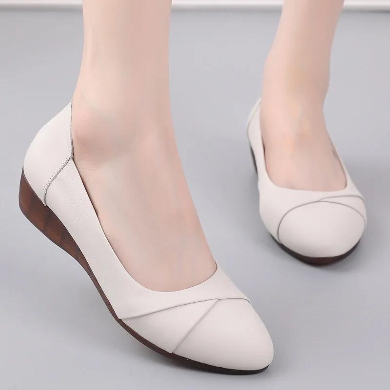 Scarpe da Donna Classiche a Punta Tonda di Alta Qualità Slip-on Primavera Tacco Quadrato Scarpe Casual da Donna Comfort Primavera Estate Scarpe con Tacco Rosso