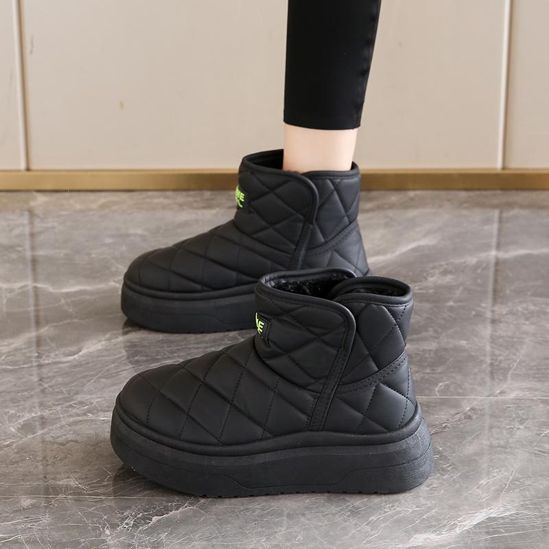 Harbin snow boots new winter velvet warm cotton shoes thick sole heightening white short boots