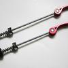 2er-Pack Fahrrad-Vorderachsen Hinterradklemme Aluminium Outdoor-Fahrrad-Reparaturwerkzeug zur Verbesserung der Stabilität und vielseitige Anwendung