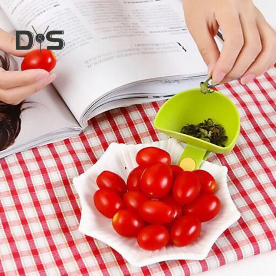 5Pcs Dip Clip Bowls for Plates Seasoning Dish Dip Containers Table Bowl Dip Clips Plate Holder Plastic Spice Bowls Kitchen Utensils