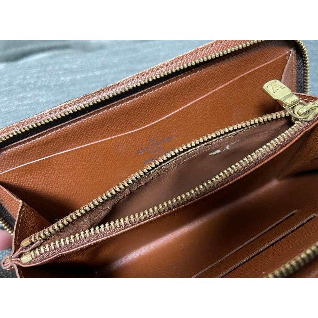 Used Louis Vuitton Monogram Wallet Mones Zip