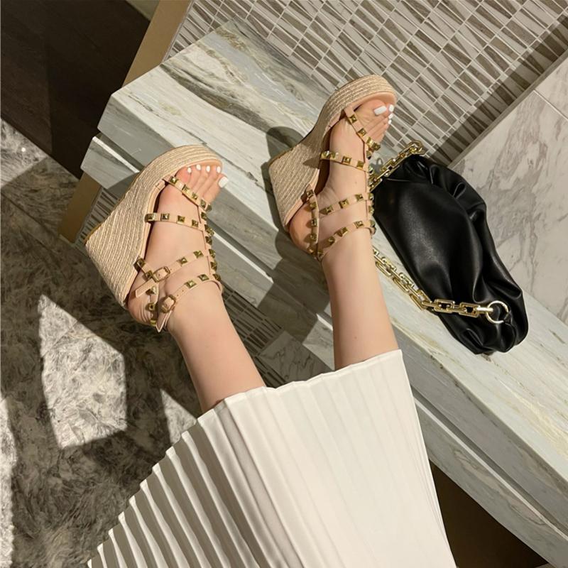 Fashion 2025 Spring Sweet Wedges Hemp Rope Thick Bottom Waterproof Platform Fashion High Heels Roman After Empty Rivet Sandals Woman