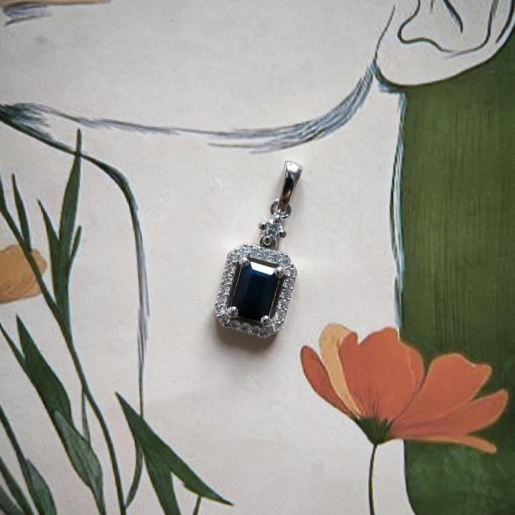 Pendentif en argent avec saphir 5.58ct, zircons cubiques (2202646)