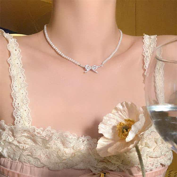 Glänzende Diamant-Schmetterling-Perlenkette: Damen Retro Würziges Mädchen Luxus Schlüsselbein Kette