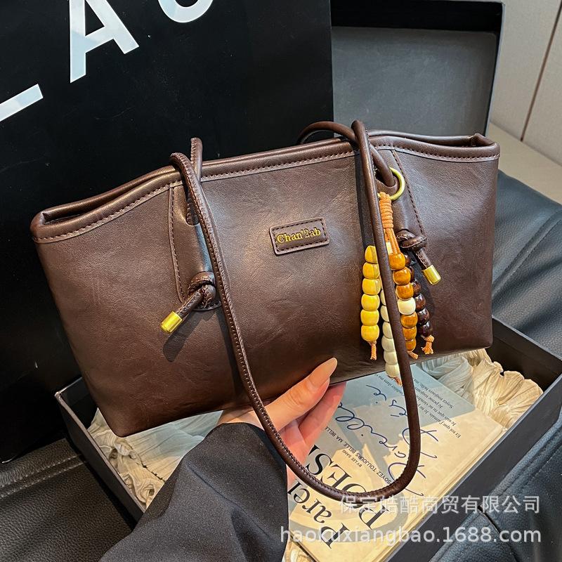 Large capacity shoulder bag women's 2025 new trendy autumn and winter retro fashion commuter tote bag hand bag